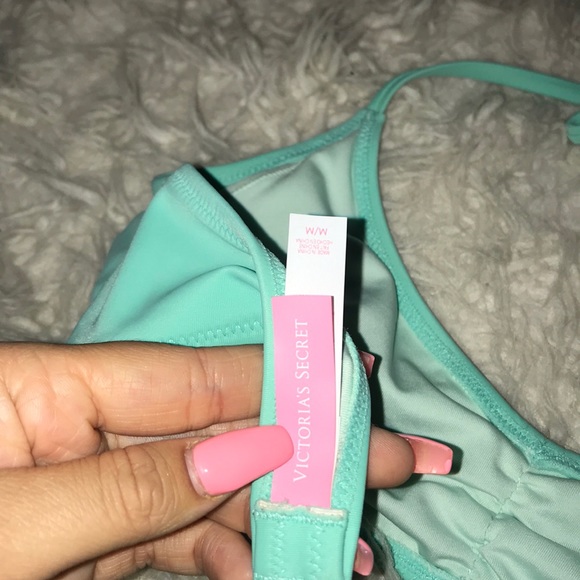 Bikini - Picture 3 of 3